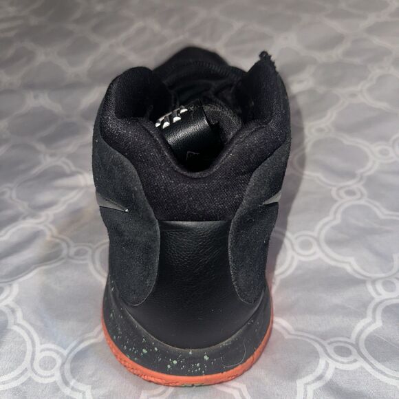 Nike Kyrie 4 Men’s 11.5 Basketball Shoes Black Silver Orange 943806-010 main image 11